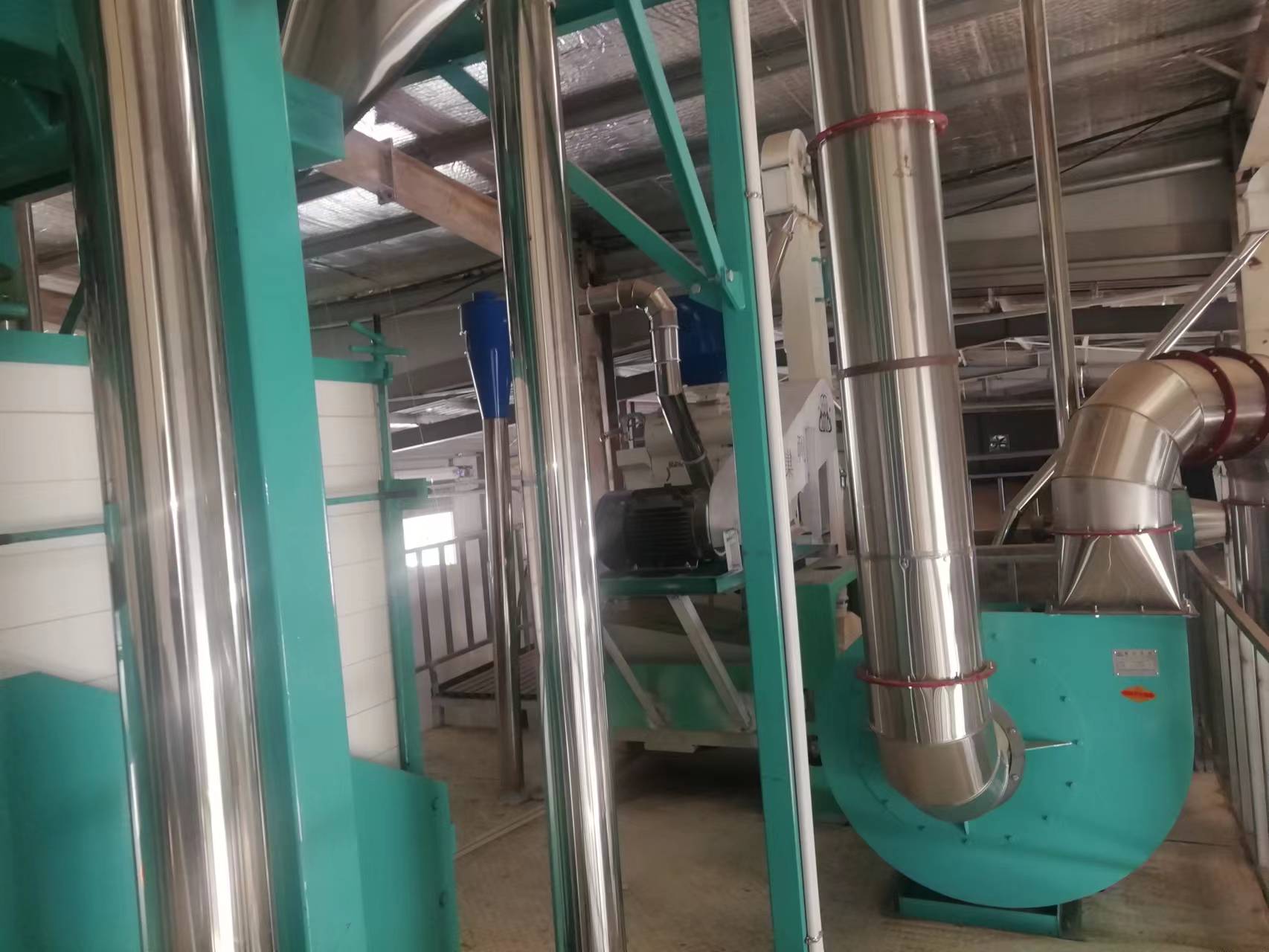 河南鶴壁市?？h六加二石磨面粉機