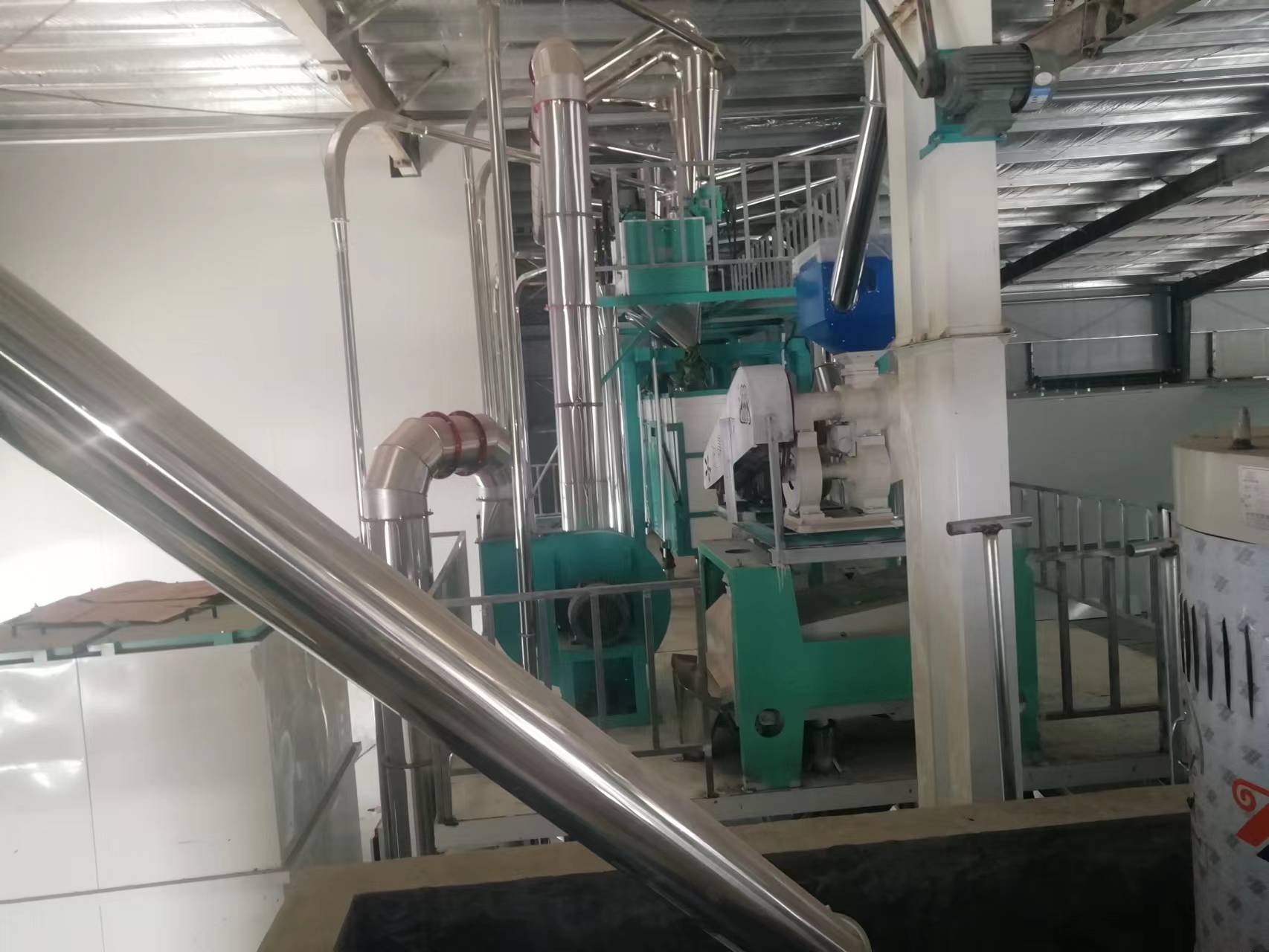 河南鶴壁市?？h六加二石磨面粉機